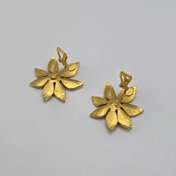 Vintage Flower Earrings Goldtone Clip Ons Classic Midcentury AB Rhinestone Twee - Picture 11 of 11